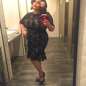 Paperdolls Black lace and Cream Colored Dress, Size 20, NWOT